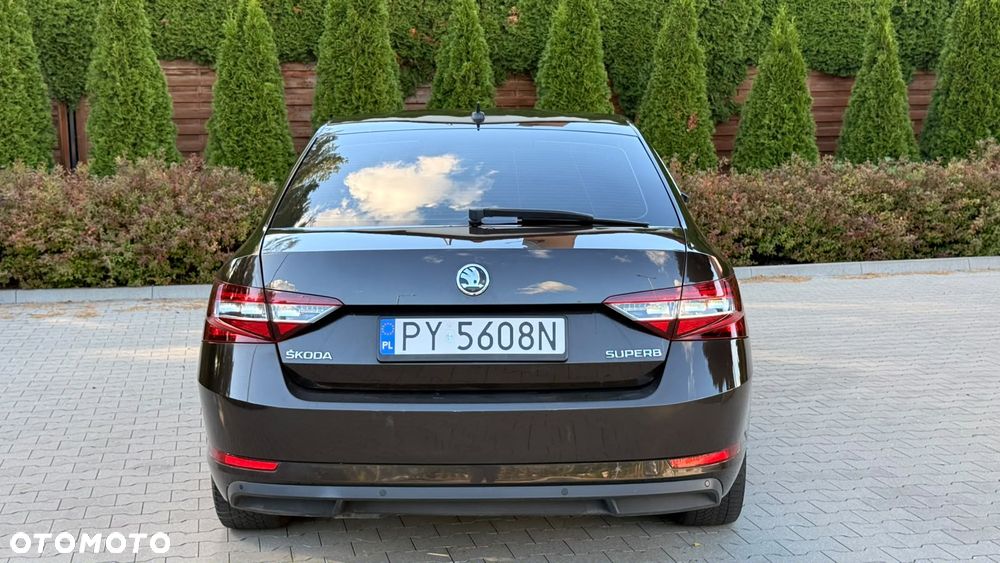 Skoda Superb 2.0 TDI Style - 25