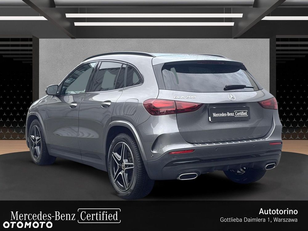 Mercedes-Benz GLA - 4