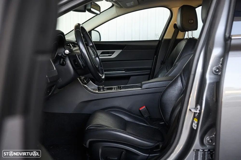 Jaguar XF 2.0 D R-Sport Aut. - 31