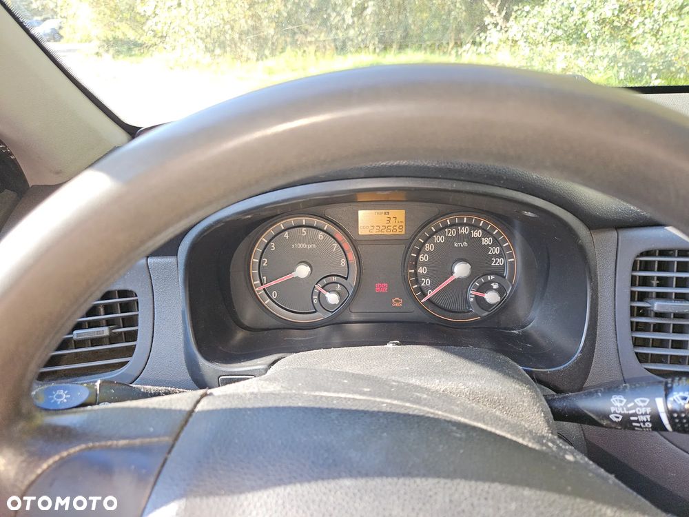 Kia Rio - 8