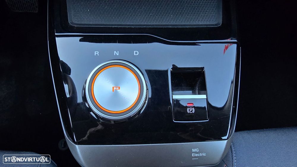 MG MG4 64 kWh Luxury - 47