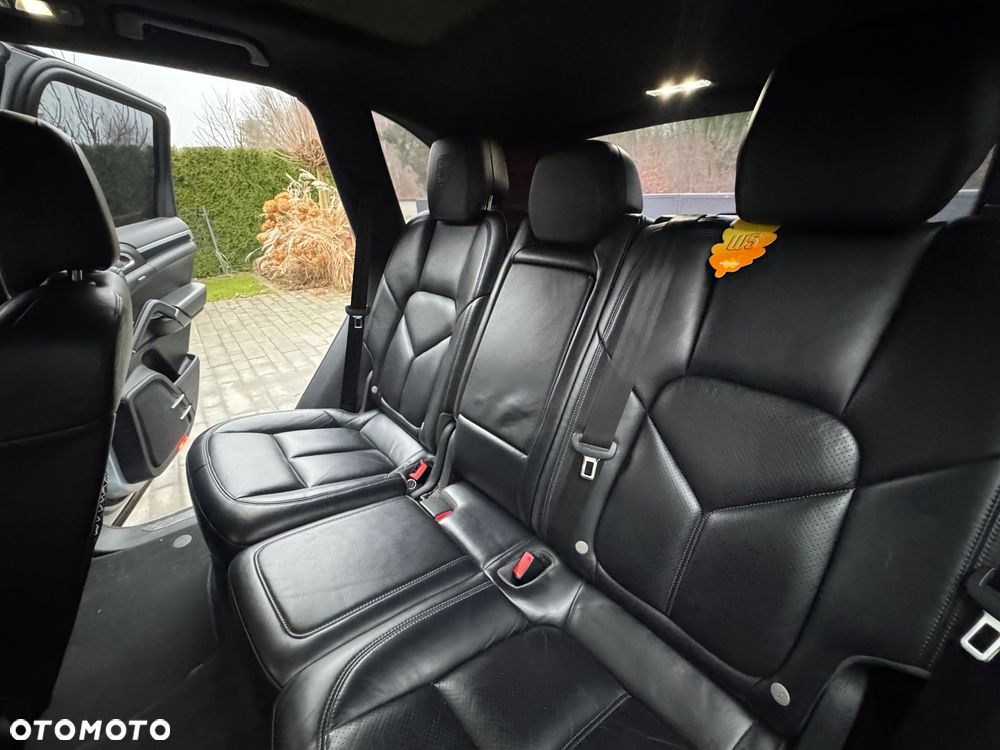 Porsche Cayenne - 12