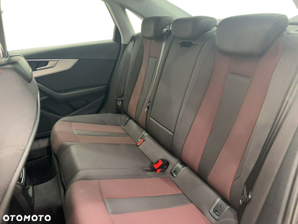 Audi A4 Limousine - 12