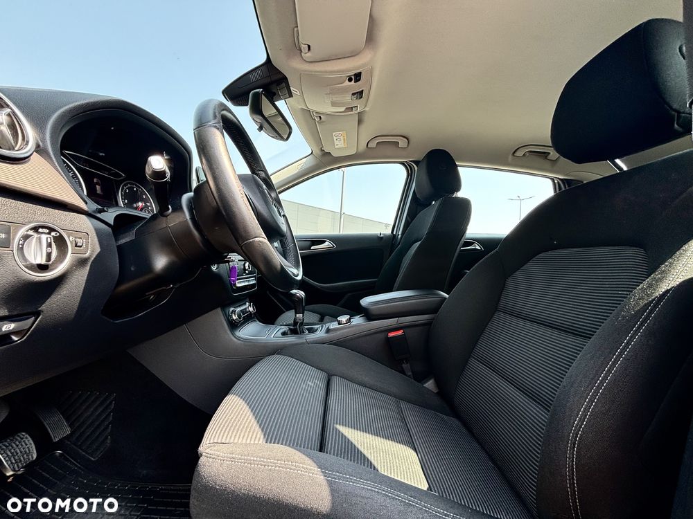 Mercedes-Benz Klasa B 180 d BlueEFFICIENCY Edition Style - 11