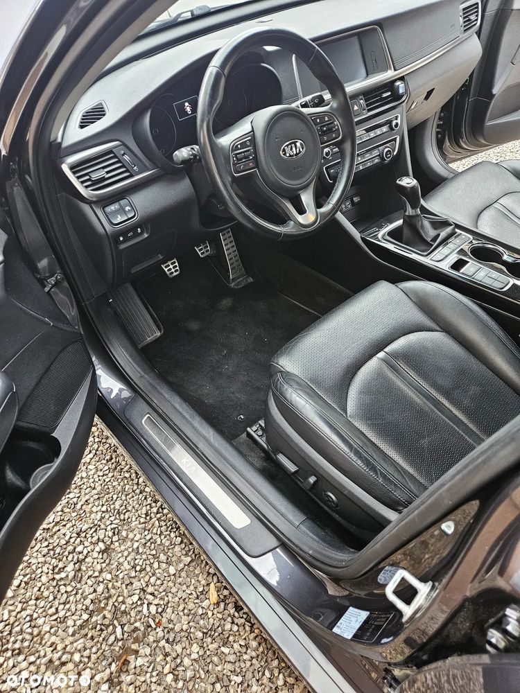 Kia Optima 2.0 L - 4
