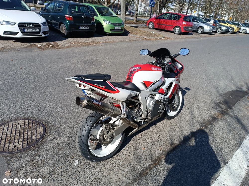 Yamaha R6 - 4