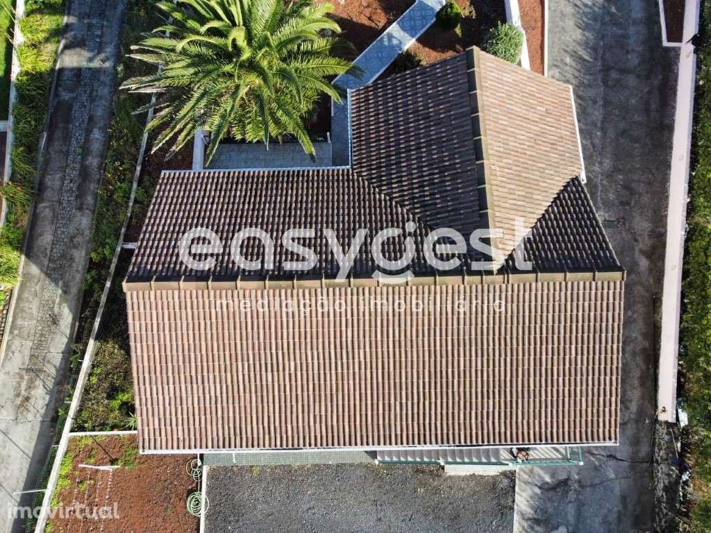 Casa junto ao mar, inserida em terreno de vinha na ilha do Pico - Grande imagem: 3/15