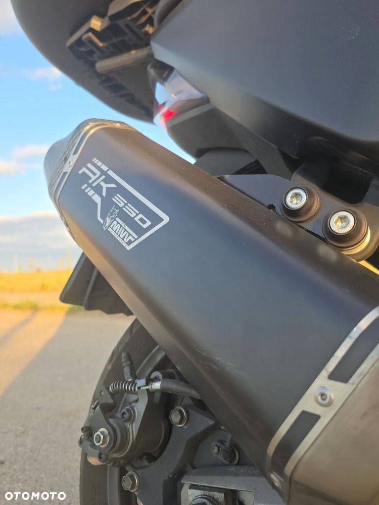 Kymco AK 550 - 4