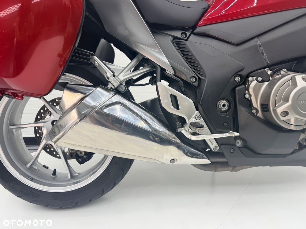 Honda VFR - 13
