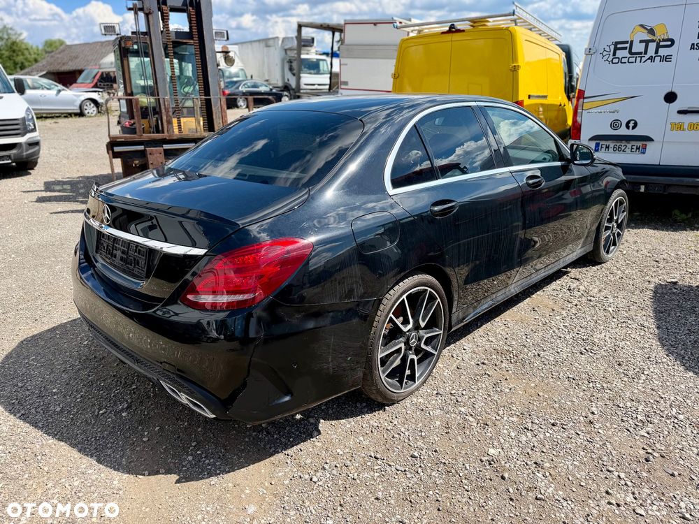 Mercedes-Benz Klasa C 400 4Matic 9G-TRONIC AMG Line - 3