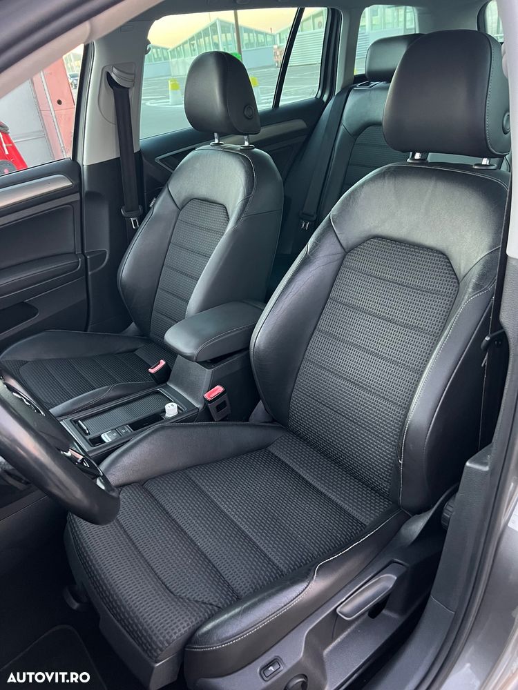 Volkswagen Golf - 11
