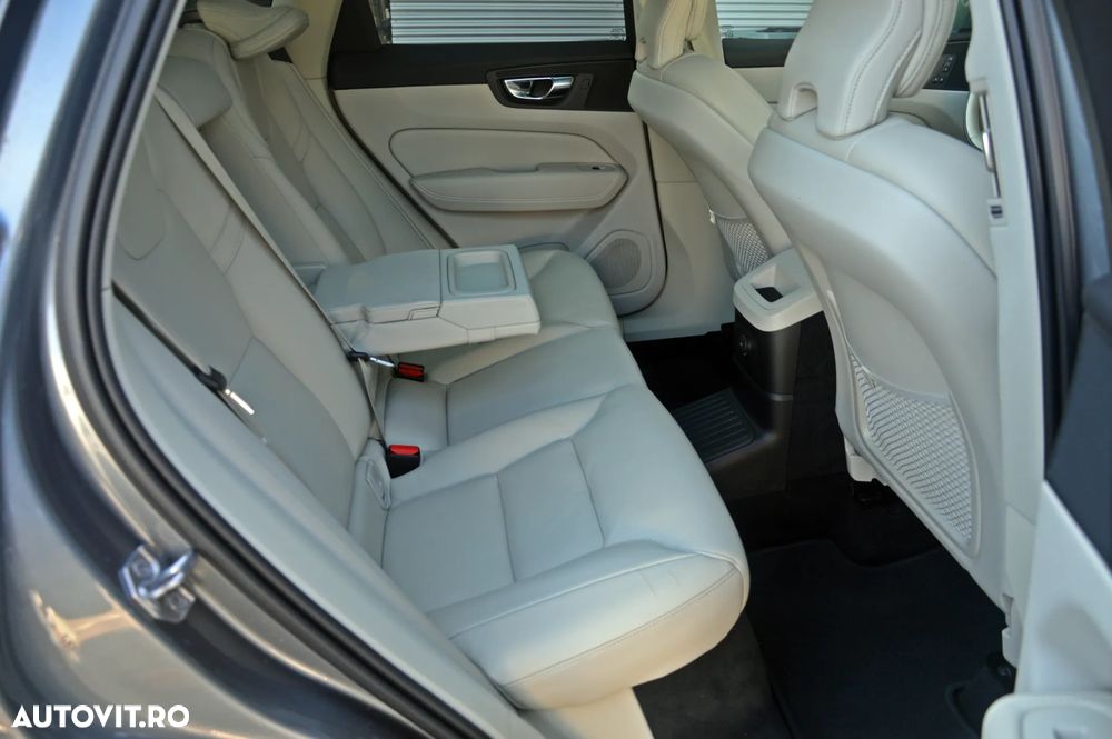 Volvo XC 60 T8 Twin Engine AWD Geartronic Inscription - 6