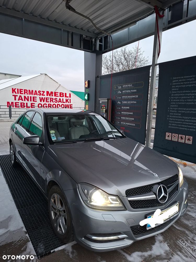Mercedes-Benz Klasa C 200 CDI BlueEff Avantgarde - 3