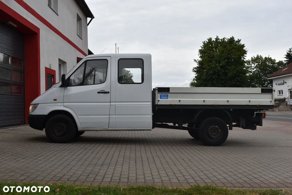 Mercedes-Benz SPRINTER - 16