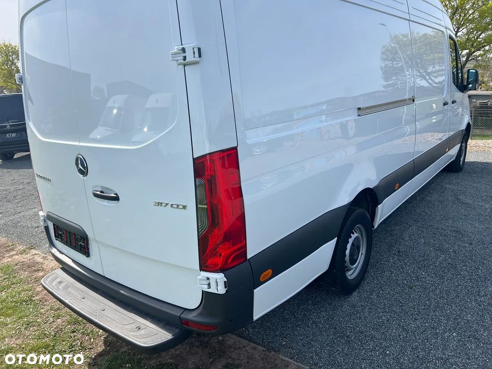 Mercedes-Benz Sprinter - 4