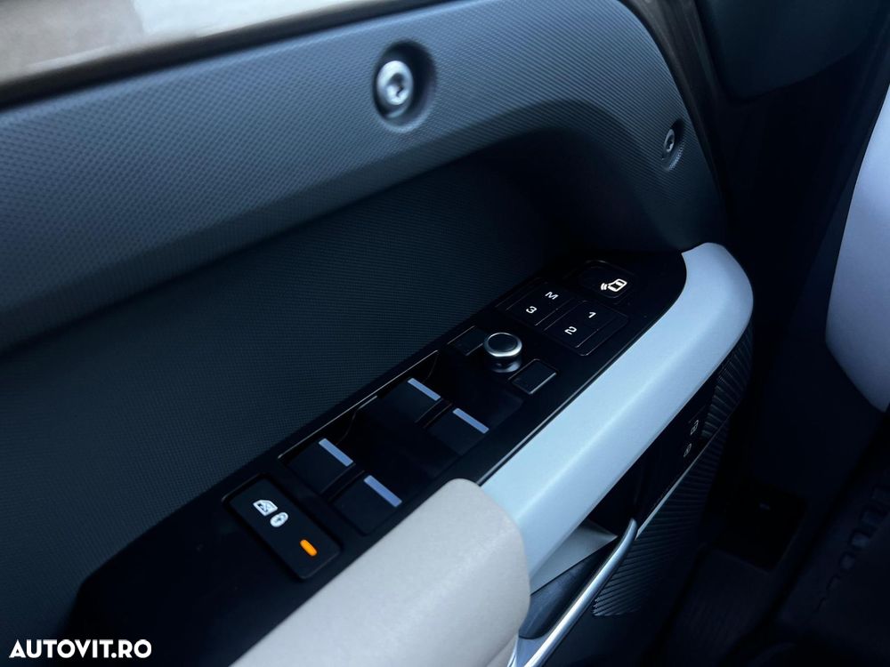 Land Rover Defender - 20