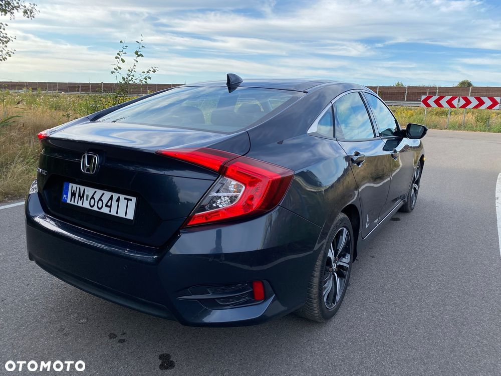 Honda Civic 1.5 i-VTEC Turbo Executive - 13
