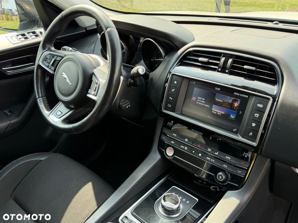 Jaguar F-Pace 2.0 i4D AWD R-Sport - 6