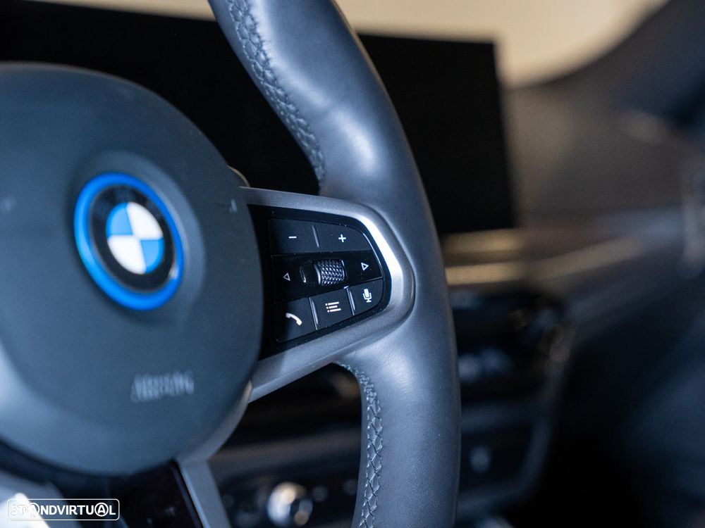 BMW 330 e Pack Desportivo M Auto - 11