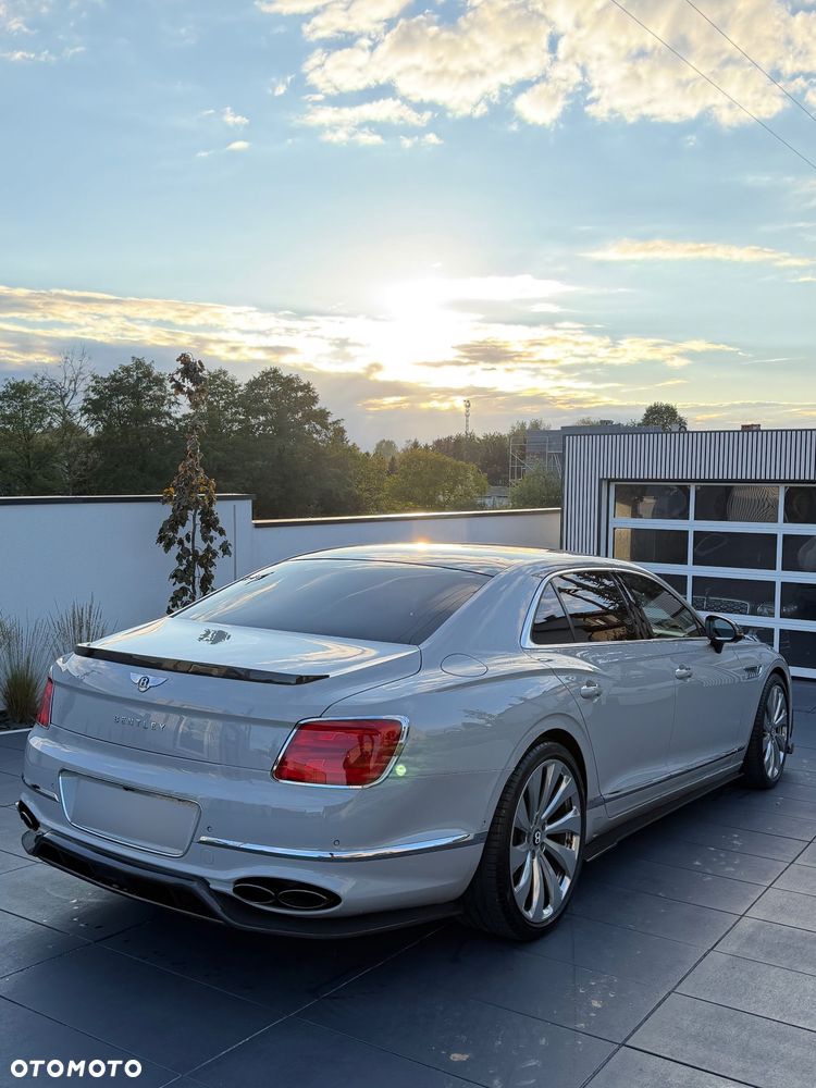 Bentley Flying Spur - 11