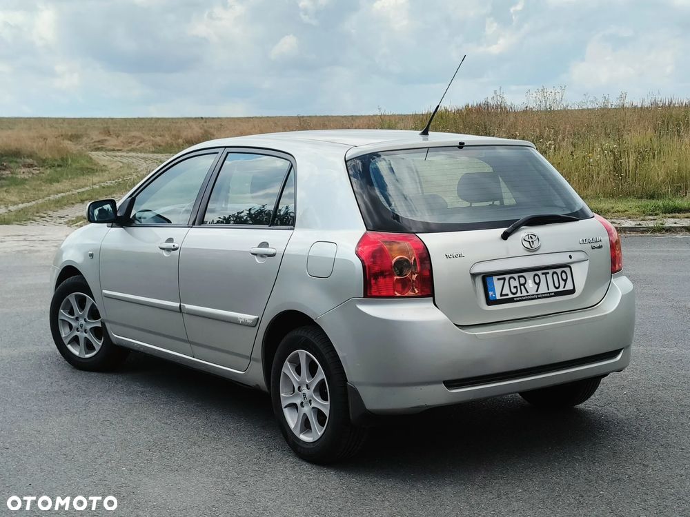 Toyota Corolla 1.4 D-4D - 5