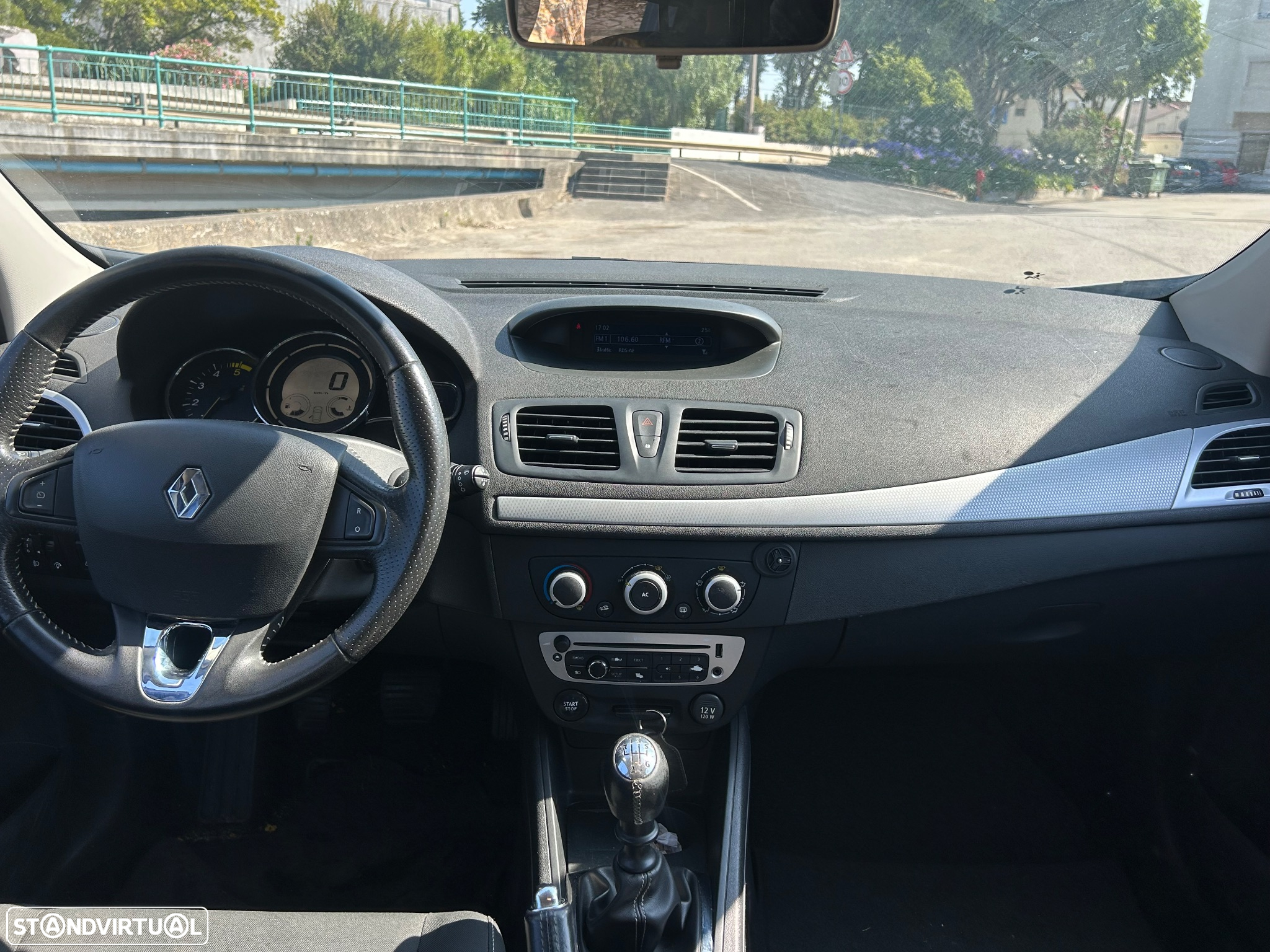 Renault Mégane Sport Tourer 1.5 dCi Limited SS - 6