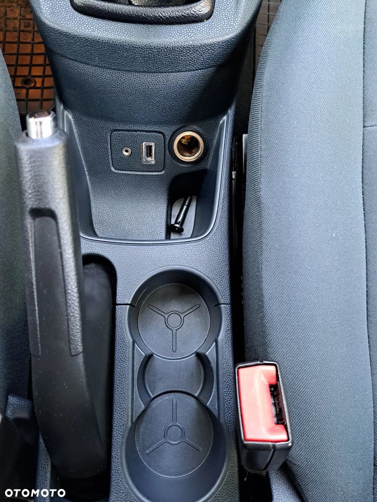 Ford Fiesta 1.25 Ambiente EU5 - 12