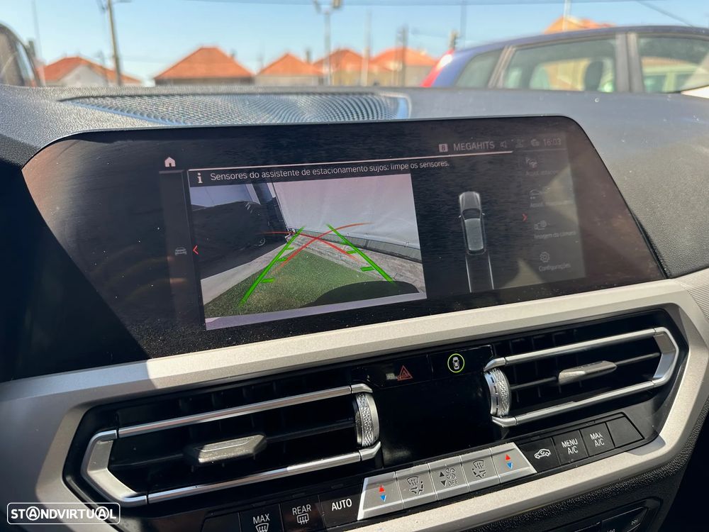 BMW 320 d Touring Auto - 12