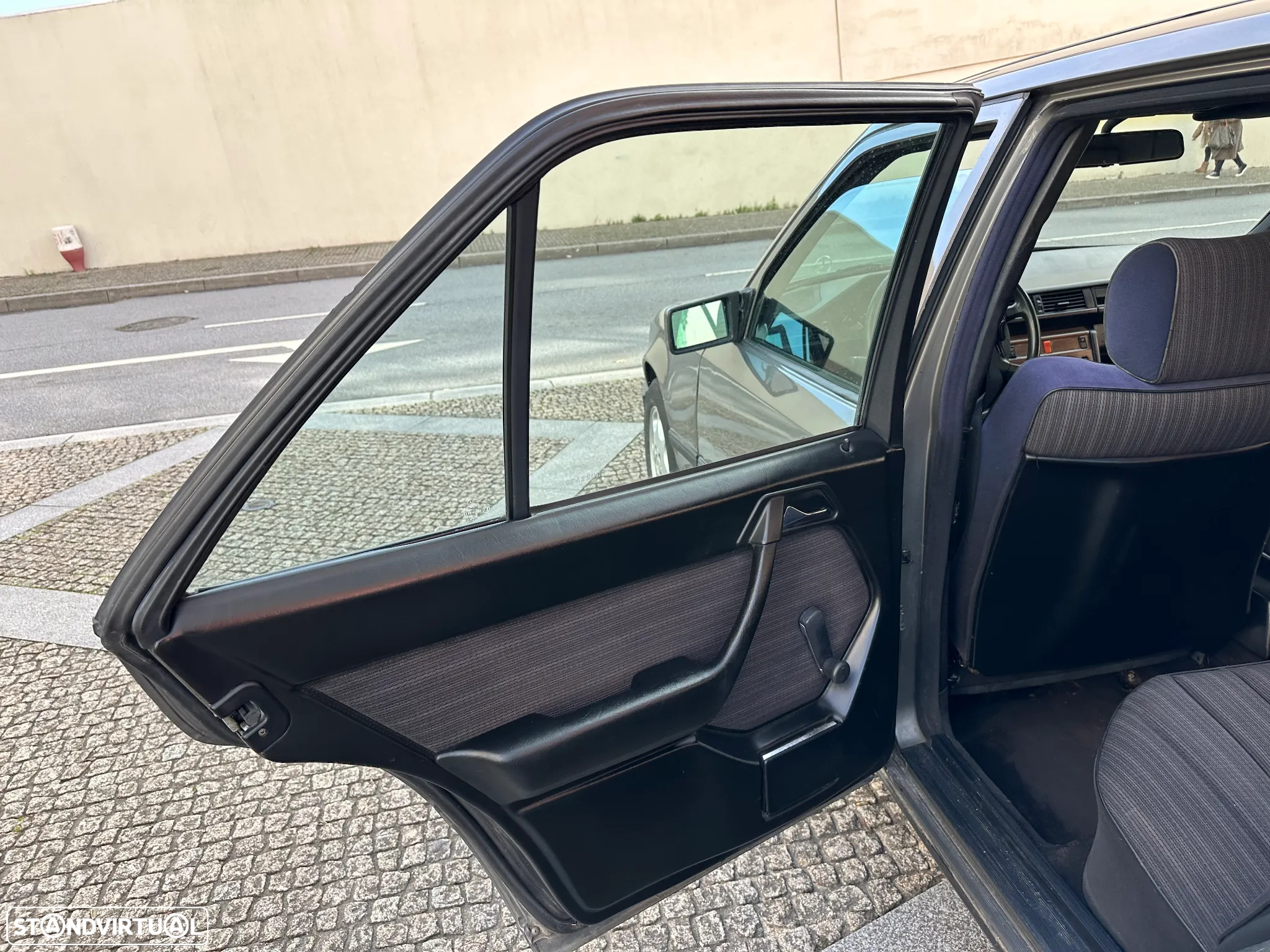 Mercedes-Benz E 230 - 20