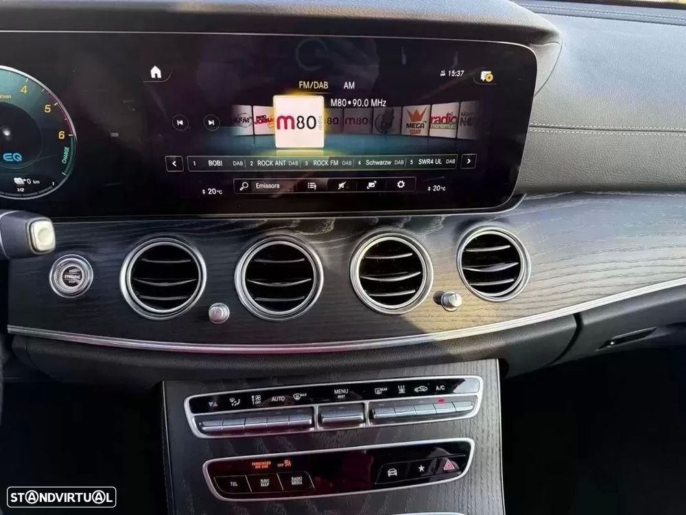 Mercedes-Benz E 300 de 4Matic 9G-TRONIC AMG Line - 25