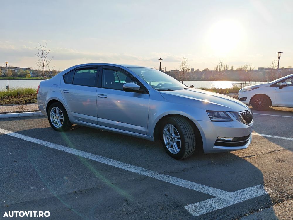 Skoda Octavia 2.0 TDI DSG Style - 20