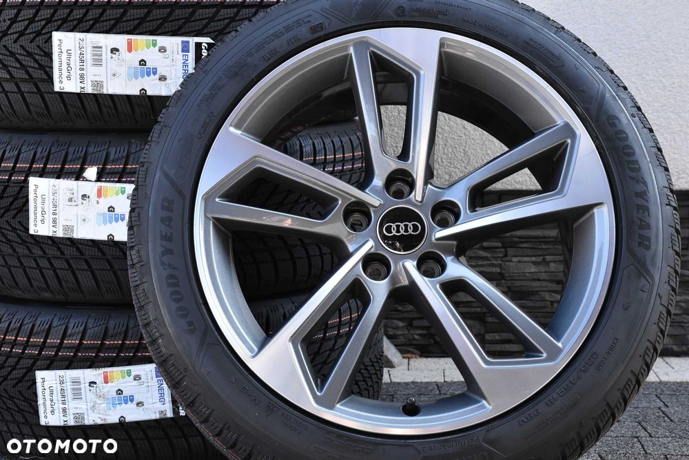Nowe koła zimowe Audi A5 S5 B10 8B3 18" Nowy model Goodyear AO 2025r