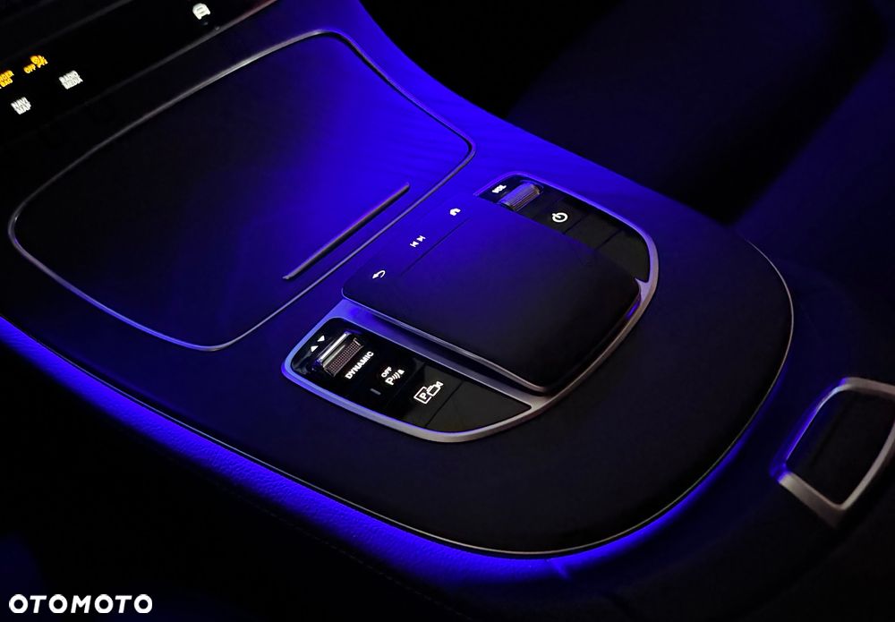 Mercedes-Benz Klasa E 300 Business Edition - 21