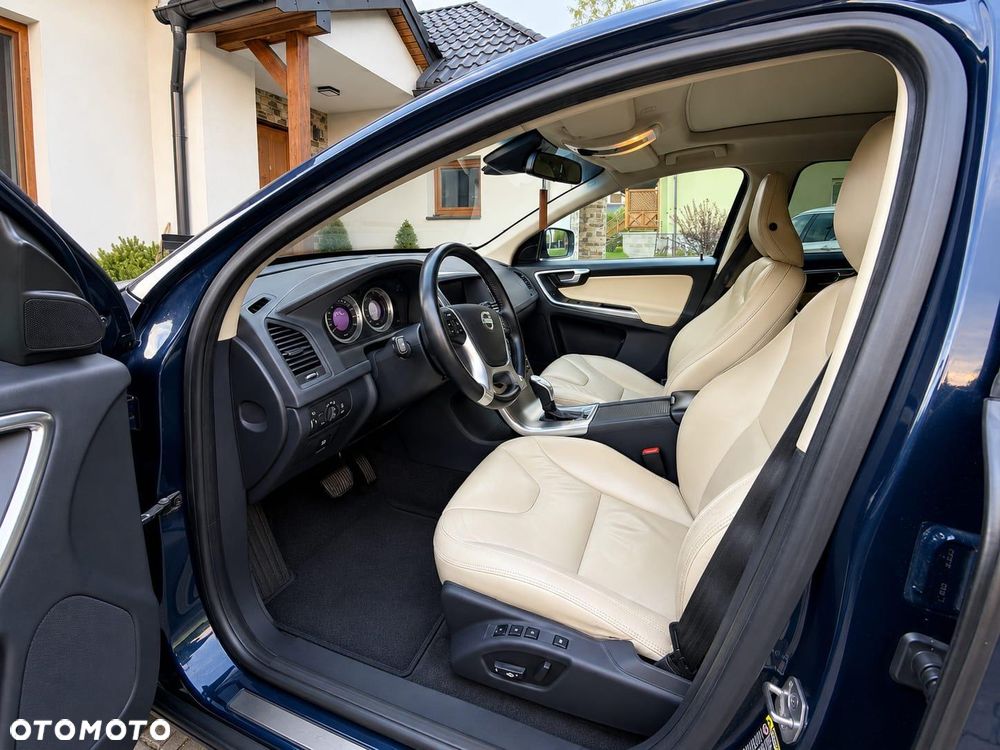 Volvo XC 60 - 8