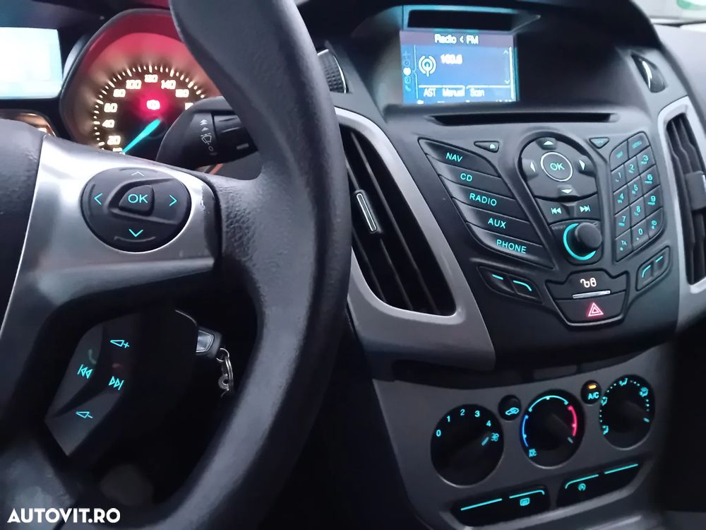 Ford Focus Turnier 1.6 TDCi DPF Start-Stopp-System Business - 18