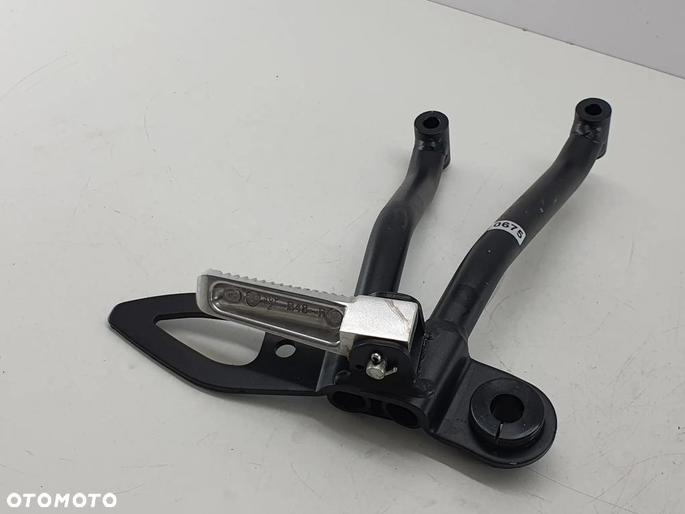 SET PASAZERA PRAWY PODNOZEK  YAMAHA XSR 125 - 4
