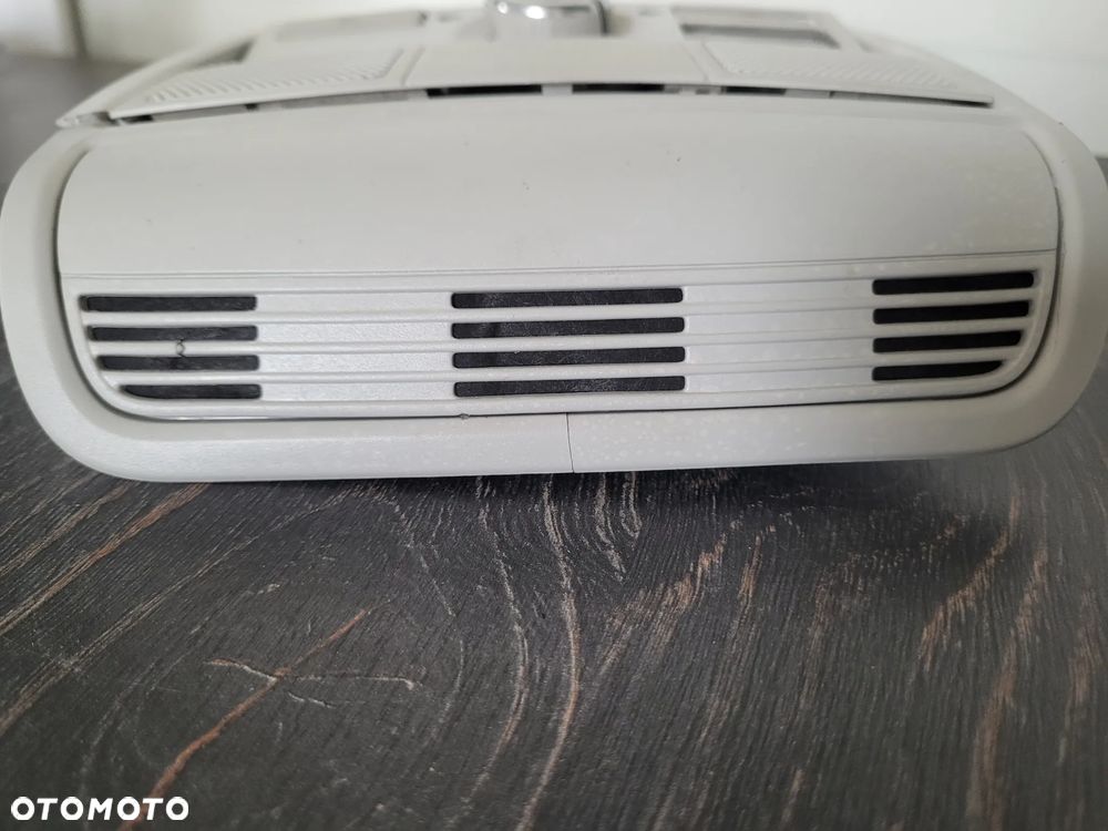 VW Golf VI Lampka Podsufitki Oświetlenie 1K9867489A - 2