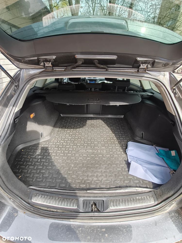 Toyota Avensis 1.8 Premium MS - 5