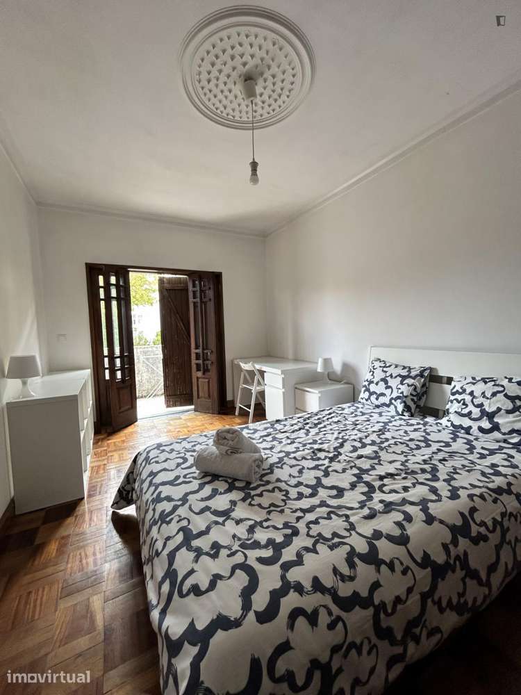 Quarto - localizado em Paranhos Porto - Grande imagem: 5/30