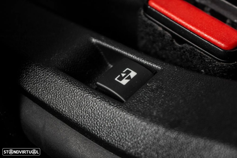 Peugeot 2008 1.2 PureTech GT Line EAT6 - 26