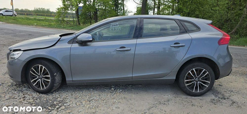 Volvo V40 - 2