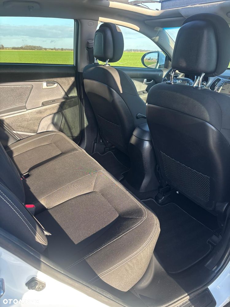 Kia Sportage 1.7 CRDI 2WD ISG Dream-Team Edition - 6