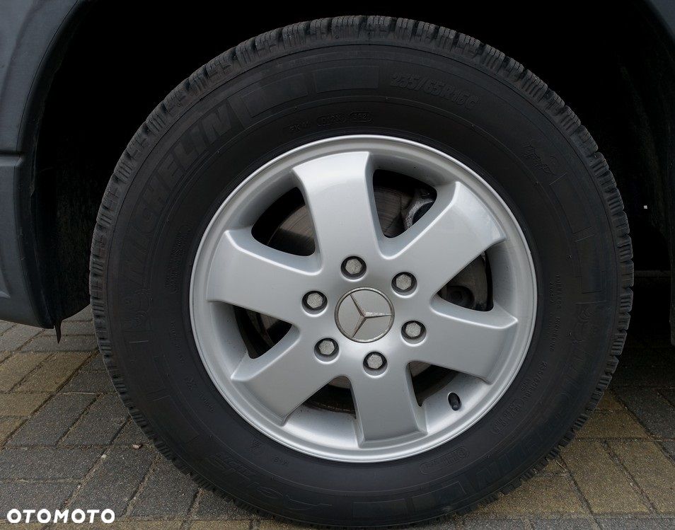 Mercedes-Benz Sprinter 319 - 28