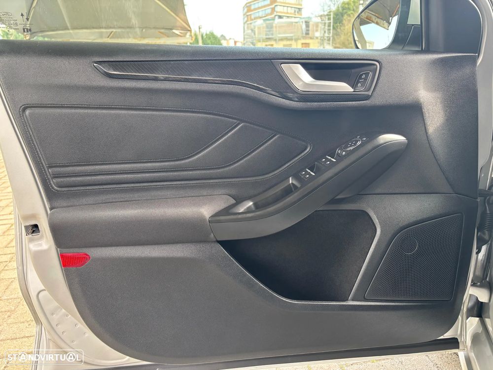 Ford Focus 1.5 TDCi ECOBlue ST-Line - 15