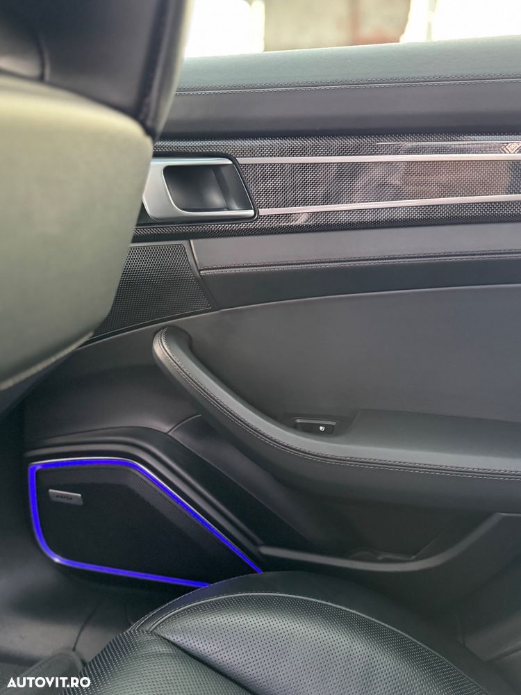 Porsche Panamera Turbo Executive - 32