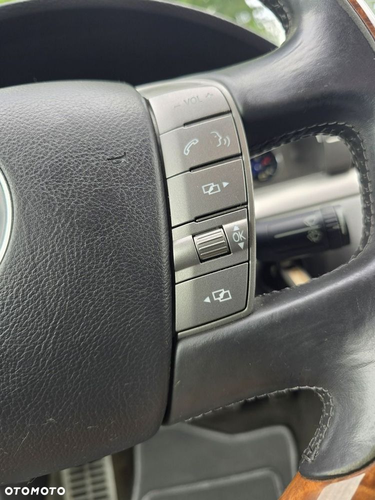 Volkswagen Phaeton - 18