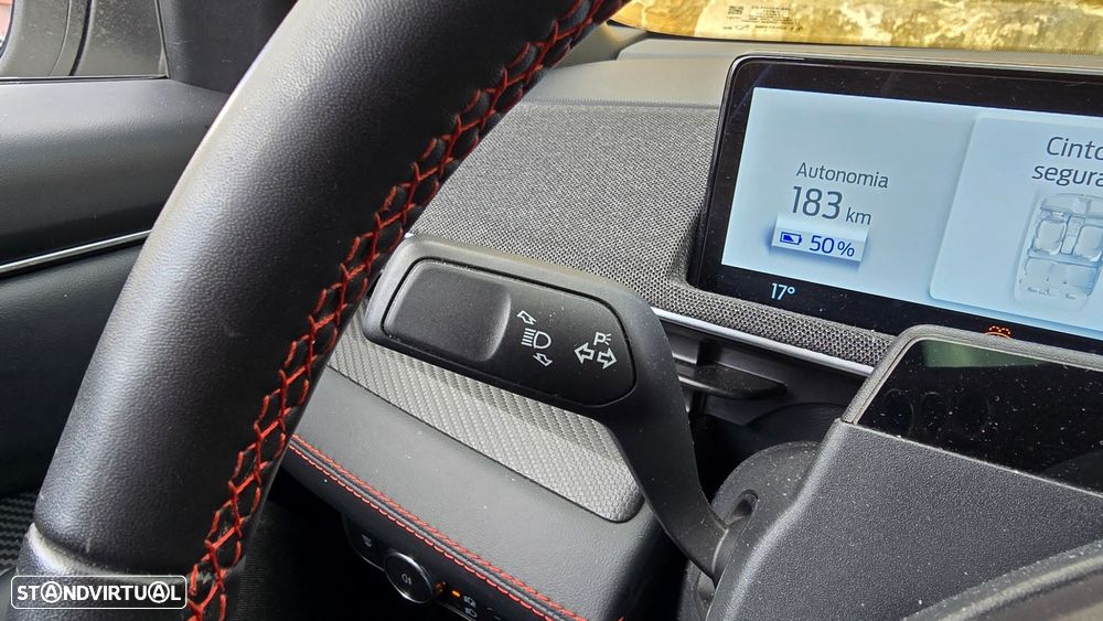 Ford Mustang Mach-E 98.7 kWh Premium AWD - 17