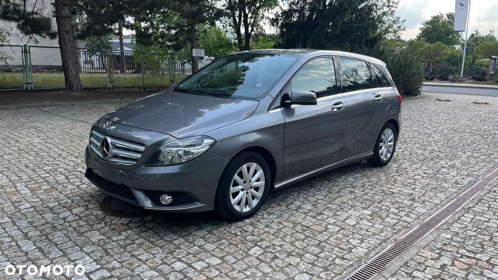 Mercedes-Benz Klasa B 180 (BlueEFFICIENCY) - 1