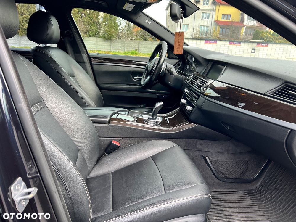 BMW Seria 5 535i xDrive - 22