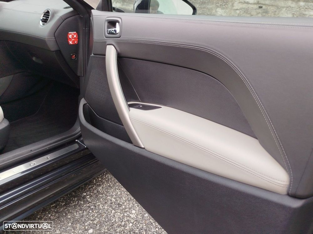 Peugeot RCZ 1.6 THP Onyx - 36